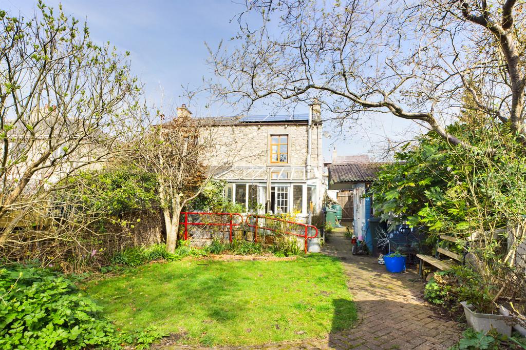 Crag Bank Road, Carnforth, Lancashire, LA5 9GX 3 bed semidetached