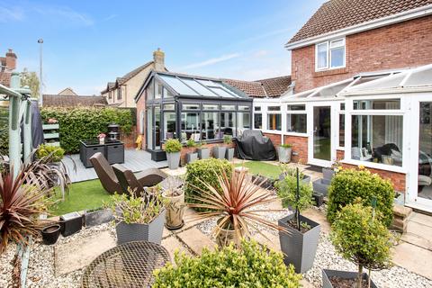 16 Azalea Drive, Warminster, BA12 8RJ
