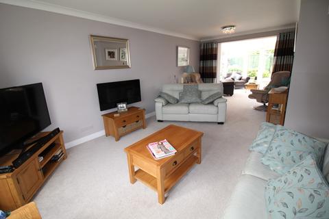 16 Azalea Drive, Warminster, BA12 8RJ