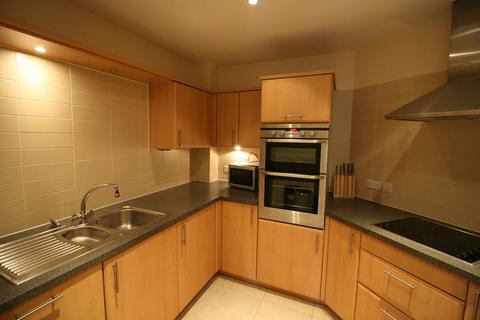 2 bedroom flat to rent, Reigate