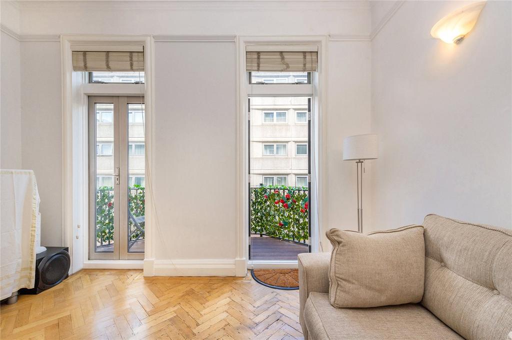 Reception/Balcony