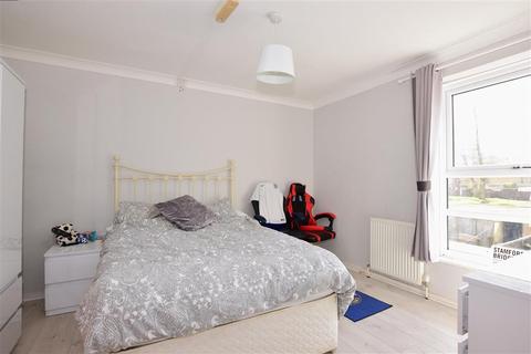 26 Millfield, New Ash Green, Longfield, DA3 8JP