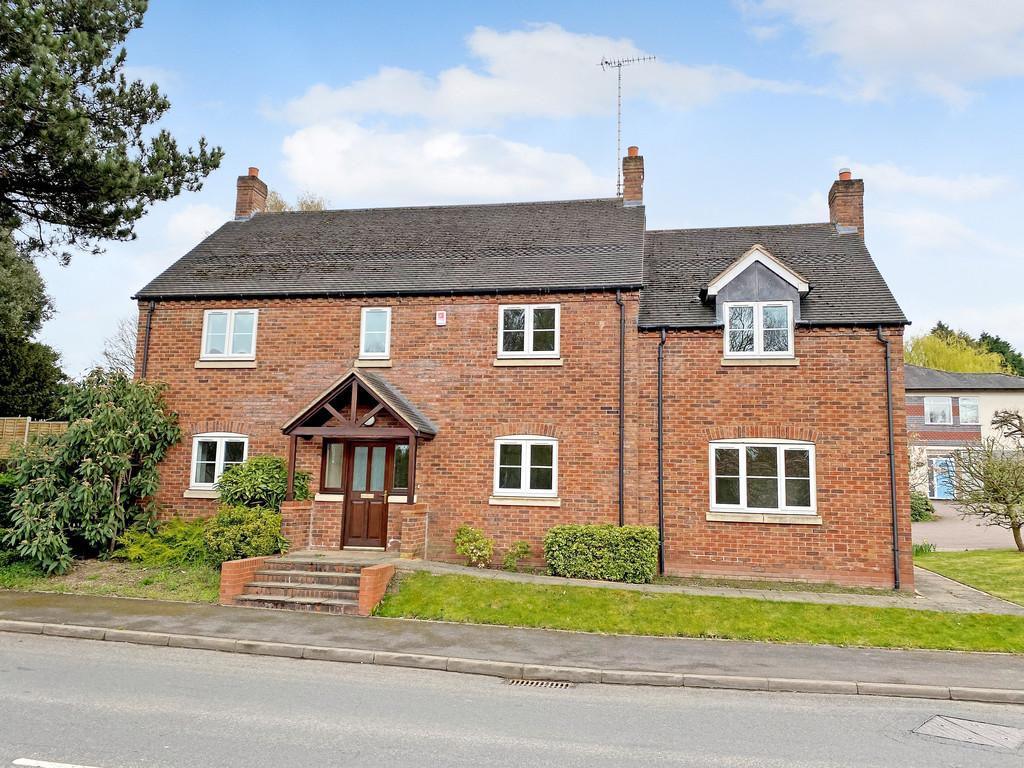 Newton Road, BurtononTrent 5 bed link detached house £475,000