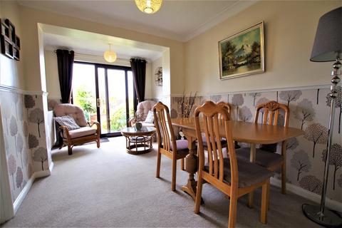8 Heron Drive, Uttoxeter, ST14 8TN