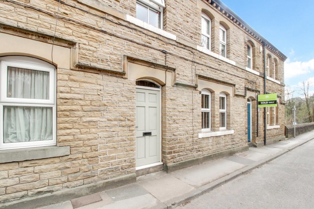 Huddersfield Road, Holmfirth 2 bed terraced house £185,000