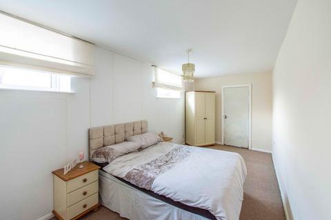 2 bedroom flat for sale, Apartment ,  High Street, Thurnscoe, Rotherham