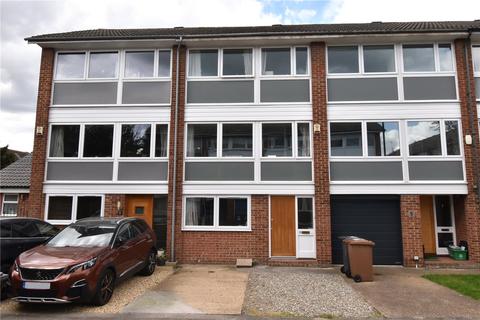 10 Hatcliffe Close, London, SE3 9UE