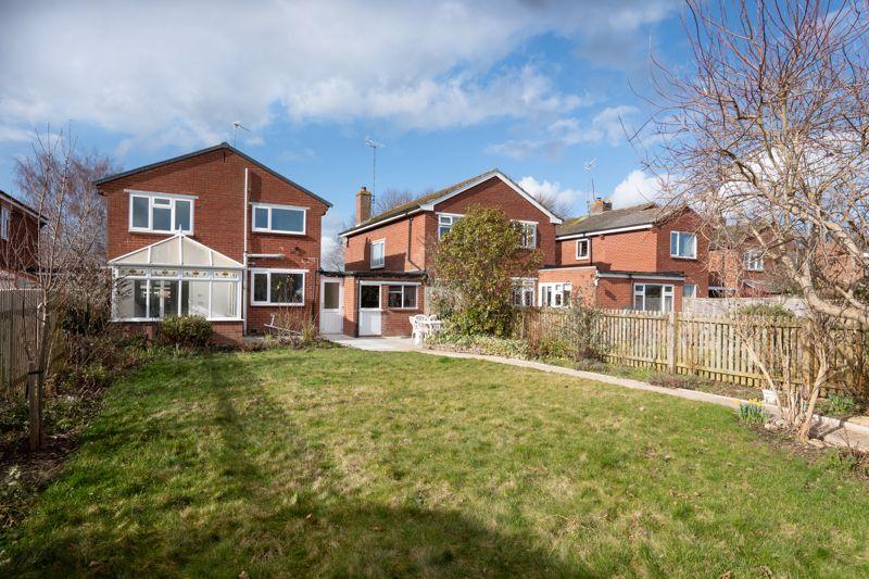 Gerard Road, Alcester 3 bed detached house £375,000