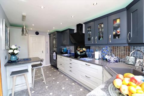 8 Linley Close, Aldridge, Walsall, WS9 0ES