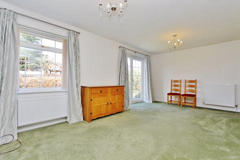 53 Newstead, Tamworth, B79 7UU