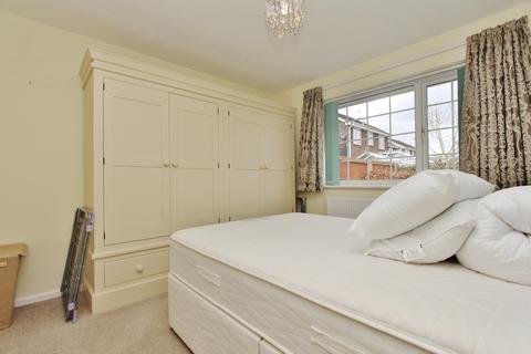 53 Newstead, Tamworth, B79 7UU
