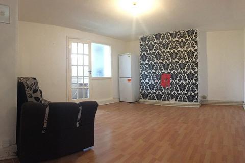 2 bedroom flat to rent, South Birkbeck Road, Leytonstone, E11