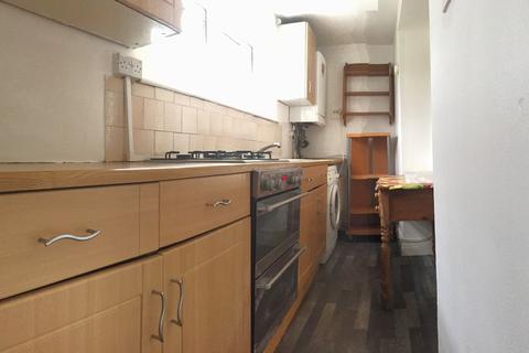 2 bedroom flat to rent, South Birkbeck Road, Leytonstone, E11