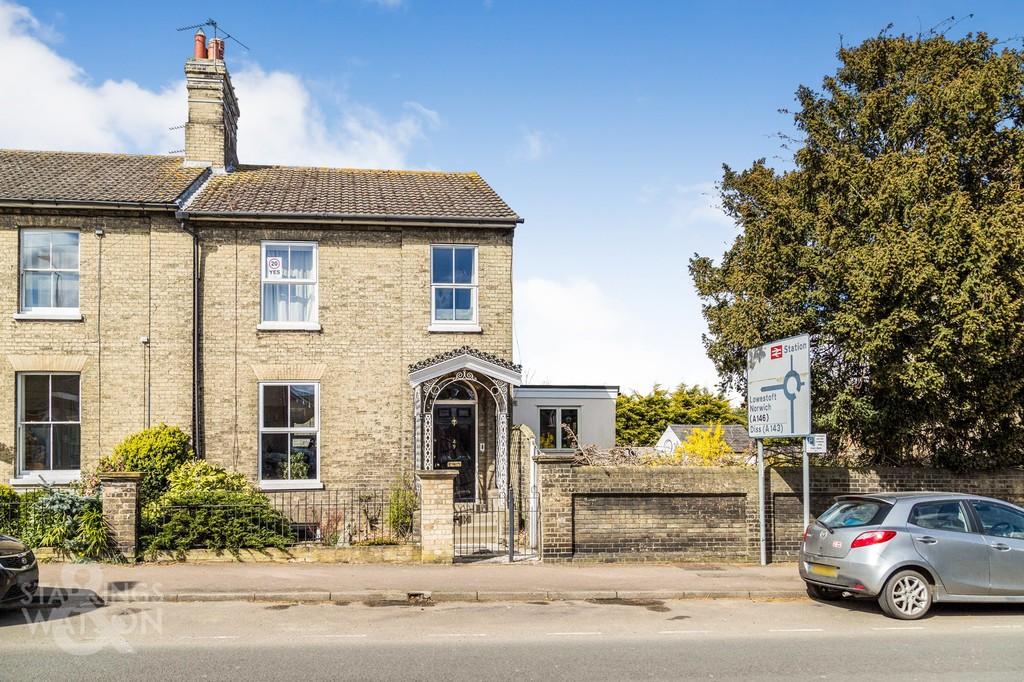 Station Road, Beccles 4 bed end of terrace house £485,000
