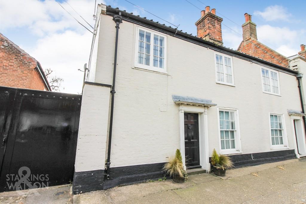 Broad Street, Bungay 2 bed semidetached house £185,000