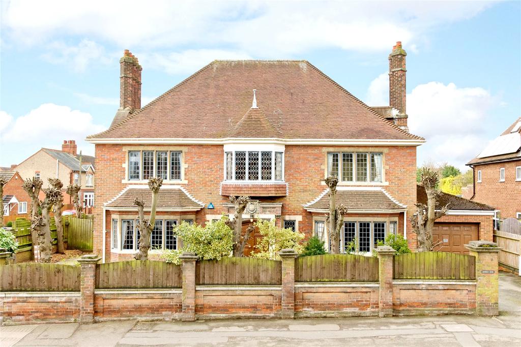 Wellingborough Road, Rushden, Northamptonshire, NN10 4 bed detached