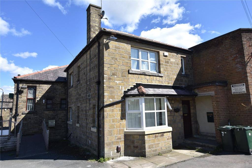 Woodside Road, Wyke, Bradford, West Yorkshire 3 bed semidetached house