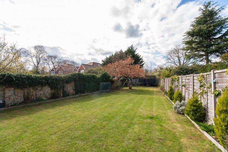Parsonage Lane, Farnham Common, Buckinghamshire 4 bed detached house