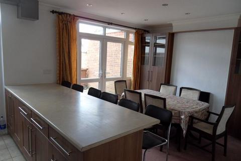 3 bedroom terraced house to rent, Brampton Grove, Harrow