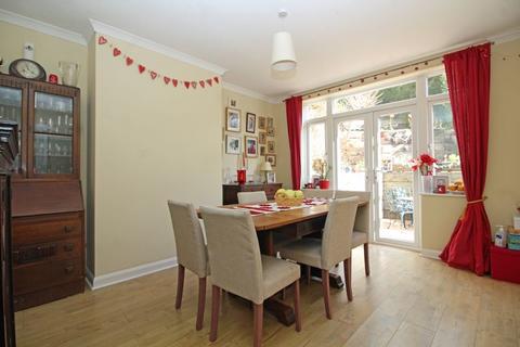 22 Tithepit Shaw Lane, Warlingham, CR6 9AL
