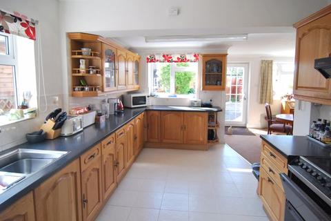 2 Armscroft Place, Gloucester, GL2 0SP