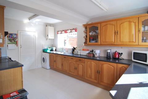 2 Armscroft Place, Gloucester, GL2 0SP