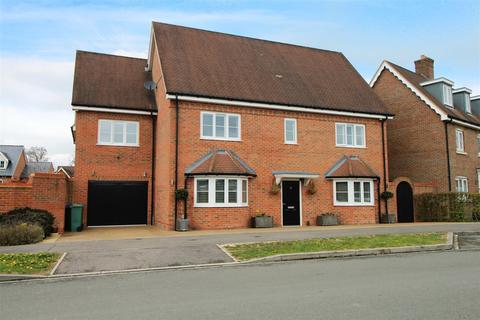 15 Ellis Road, Broadbridge Heath, Horsham, RH12 3GH