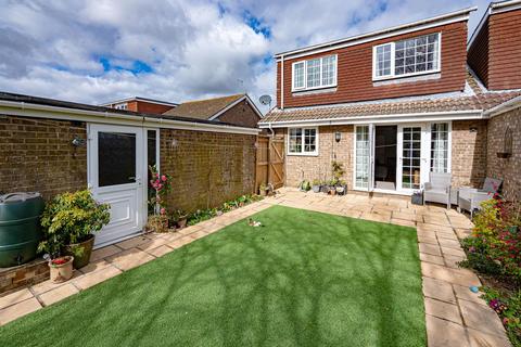 6 Constable Close, Sproatley, Hull, HU11 4XJ