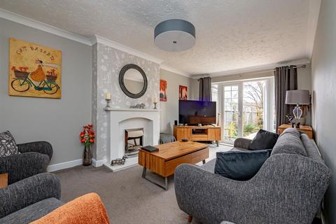 6 Constable Close, Sproatley, Hull, HU11 4XJ