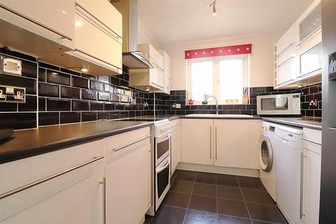 92 Fox Hollow Drive, Bexleyheath, DA7 4UR