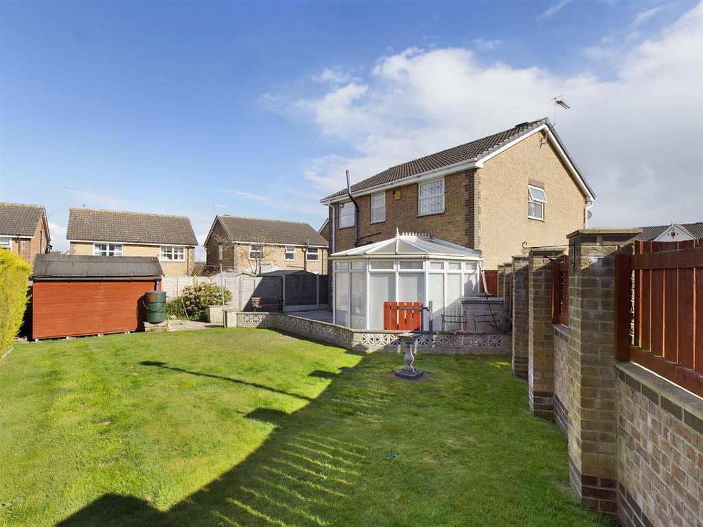 Poplars Way, Beverley 4 bed detached house £300,000