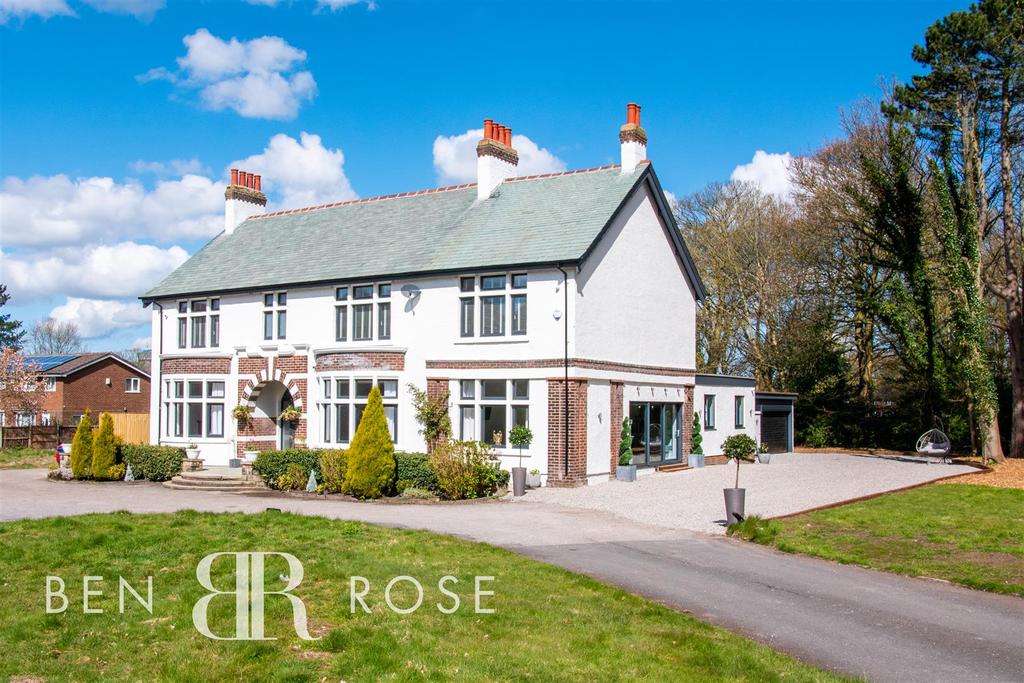 Broadfield Walk, Leyland 6 bed detached house £749,995