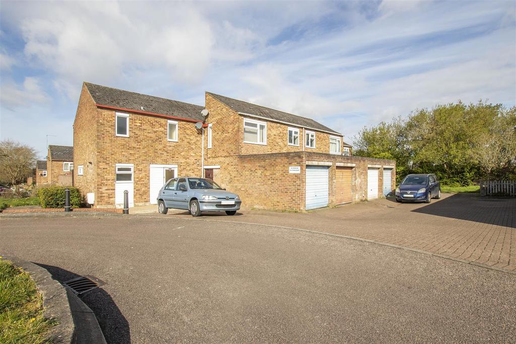 Brockles Mead, Harlow 2 bed house £1,000 pcm (£231 pw)