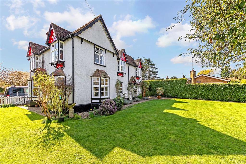 Church Street, Clifton, Bedfordshire 5 bed detached house for sale £