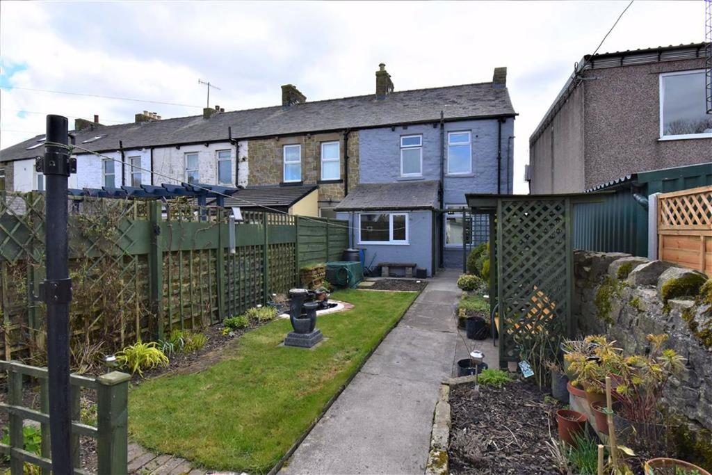 OUTSIDE - Garden