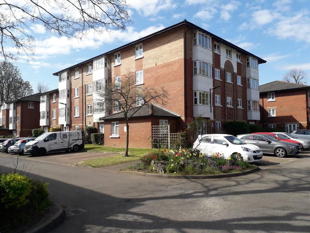 Beechwood Grove, London W3 1 bed flat £185,000