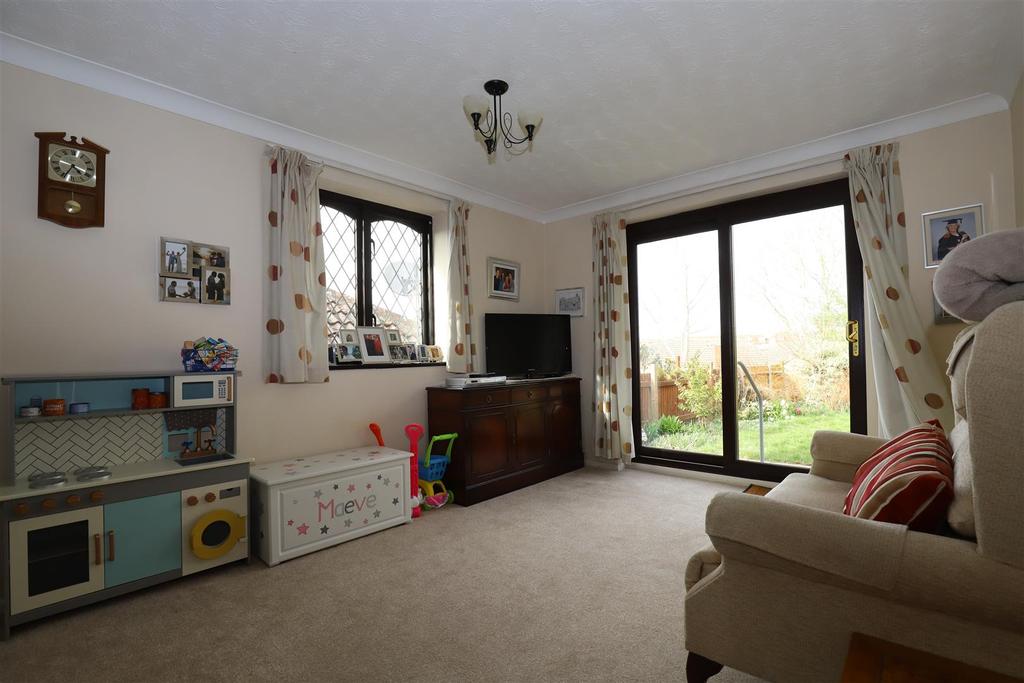 Caernarvon Drive, Maidstone 2 bed bungalow £300,000