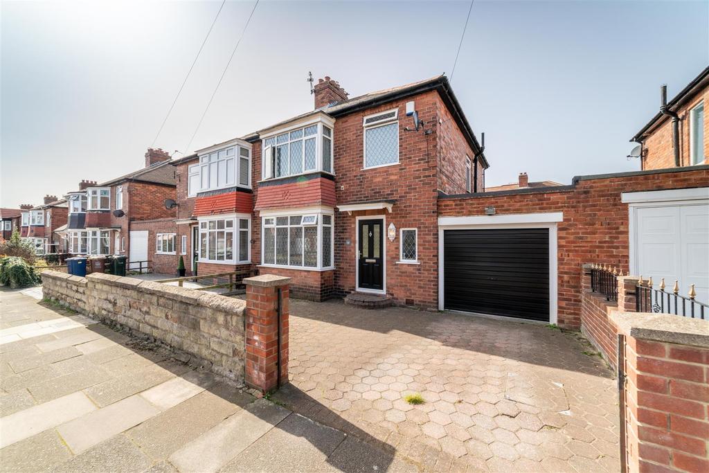 Cochrane Park Avenue, Cochrane Park... 3 bed semidetached house £240,000