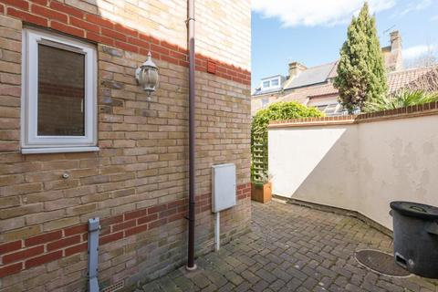 4 Albion Court, Ramsgate, CT11 8HT