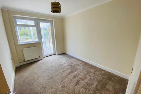 14 Draycott Close, Northampton, NN3 3BD