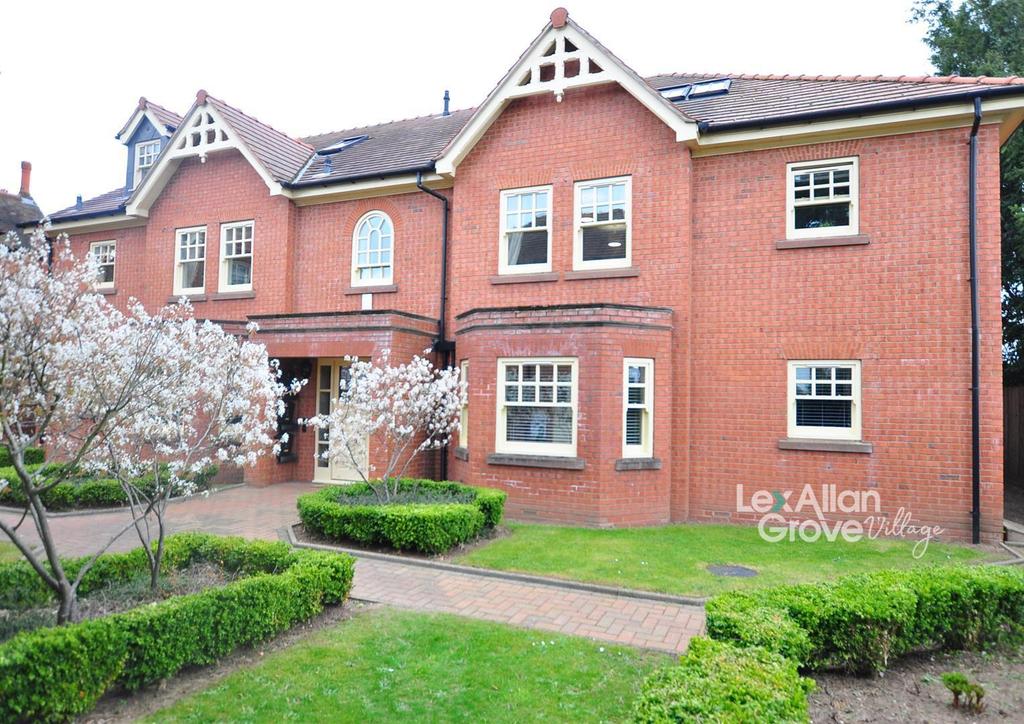 Chester Road North, Kidderminster 2 bed flat £165,000
