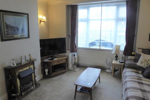 10 Burnham Gardens, Hounslow, TW4 6LR