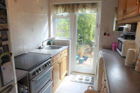 10 Burnham Gardens, Hounslow, TW4 6LR