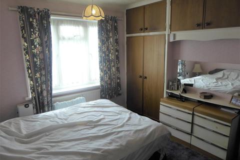 10 Burnham Gardens, Hounslow, TW4 6LR