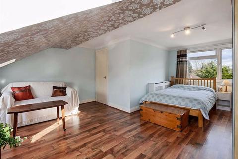 31 Royston Road, London, SE20 7QW