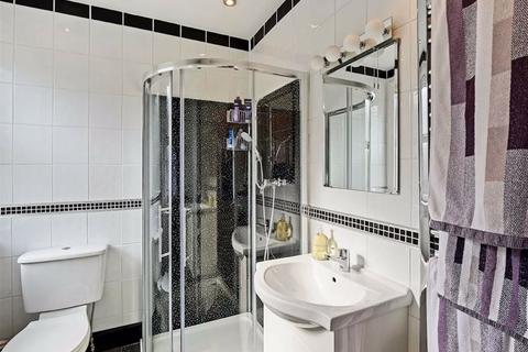 31 Royston Road, London, SE20 7QW