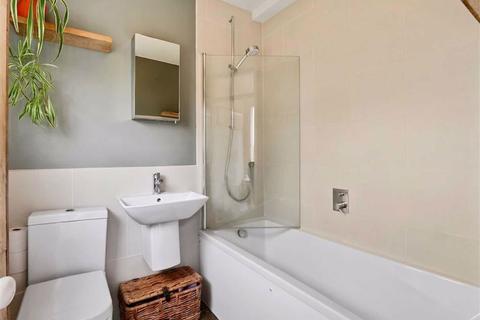 21b Champion Road, London, SE26 4HD