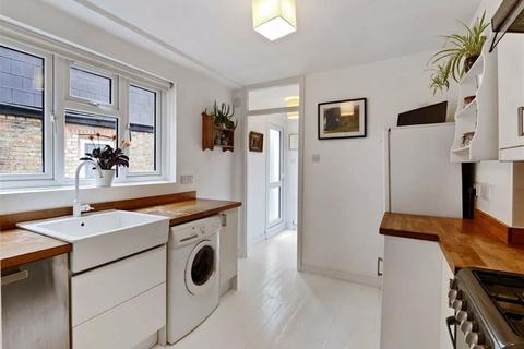 21b Champion Road, London, SE26 4HD