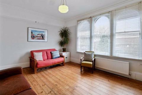 21b Champion Road, London, SE26 4HD