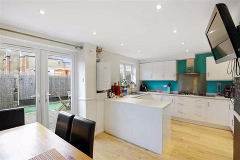 73 Dillwyn Close, London, SE26 4DE
